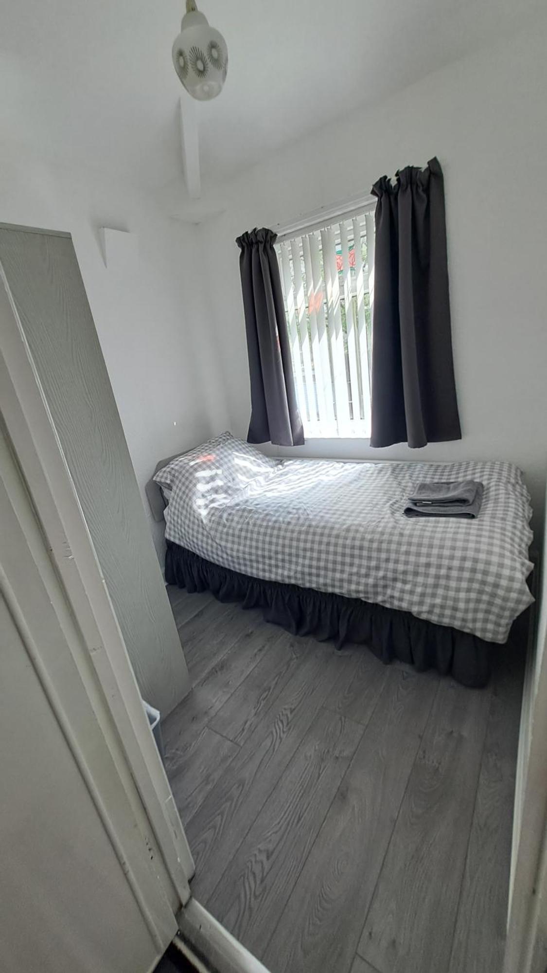 Dalton House - Three Bedroom Property Stretford Free Parking Near The Trafford Centre Manchester Extérieur photo